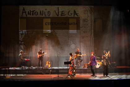 EL SITIO DE MI RECREO. HOMENAJE A ANTONIO VEGA POR LOS MÚSICOS DE SU BANDA