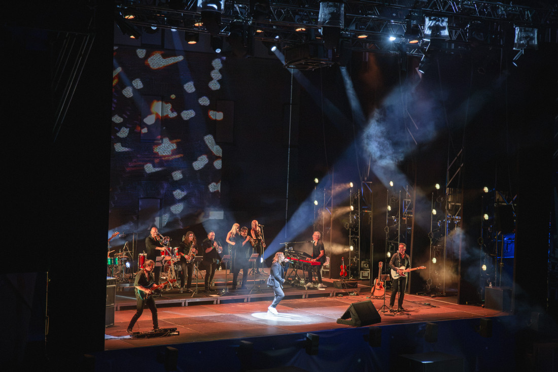 THE PHIL COLLINS EXPERIENCE