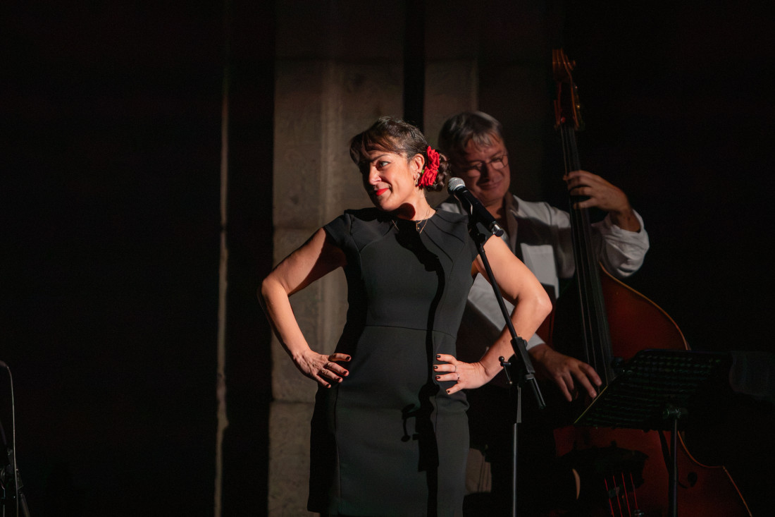 TRIBUTO A EDITH PIAF. Séverine Toffano, vocalista
